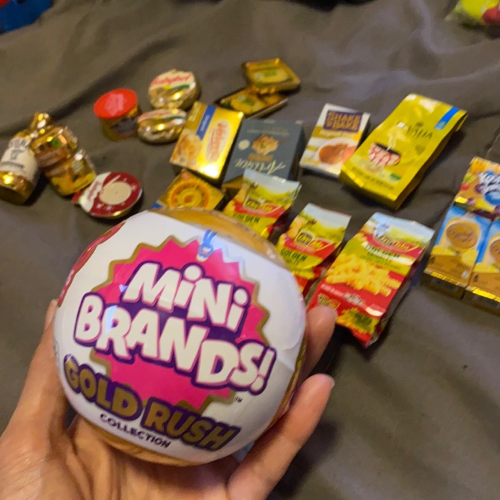 Mini Brands Gold RUSH!